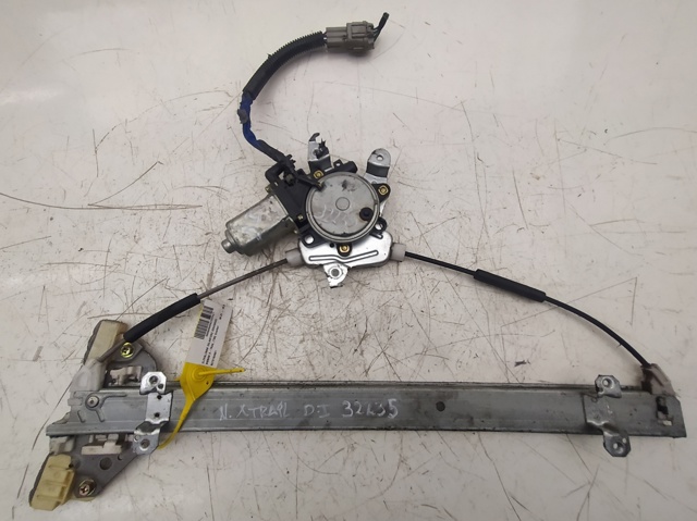 Motor elevalunas, puerta delantera izquierda 807318H301 Nissan