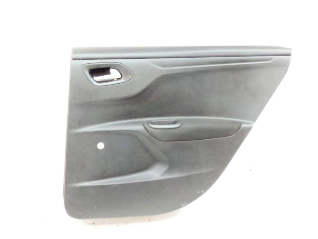 Guarnecido de puerta trasera derecha 96783750ZD Peugeot/Citroen