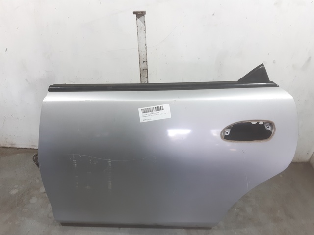 Puerta trasera izquierda B22R73020A Mazda