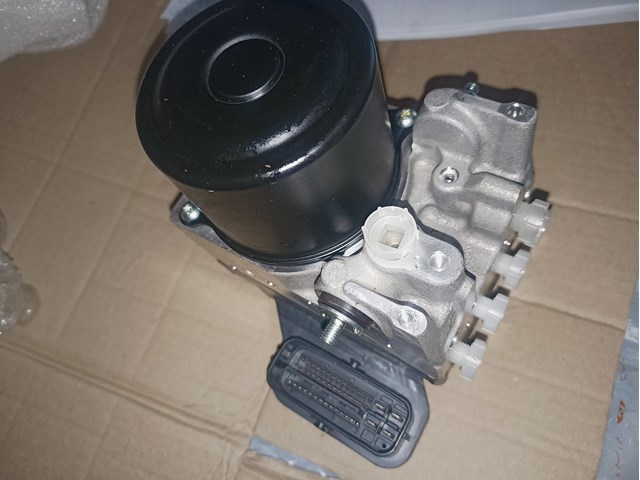 27596XA01A Subaru módulo hidráulico abs