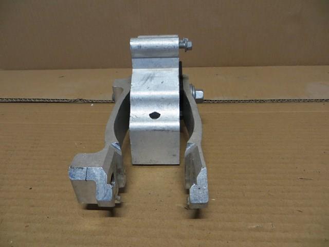 LR114070 Land Rover soporte de motor trasero