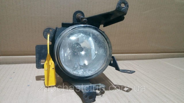 MN182284 Mitsubishi faro antiniebla derecho