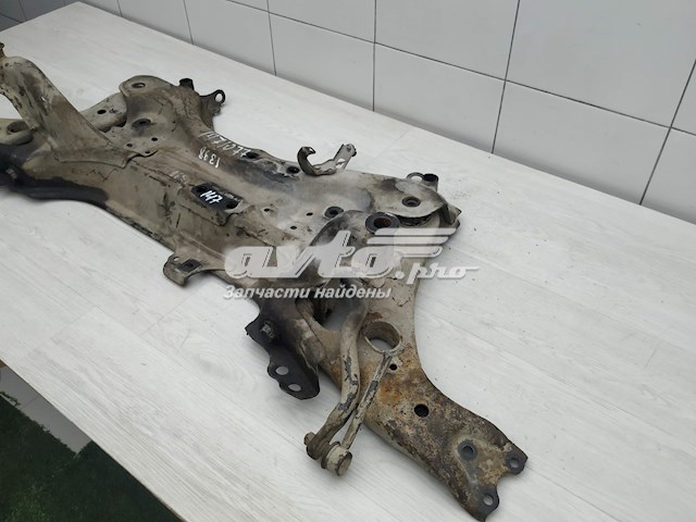 5120102101 Toyota subchasis delantero soporte motor