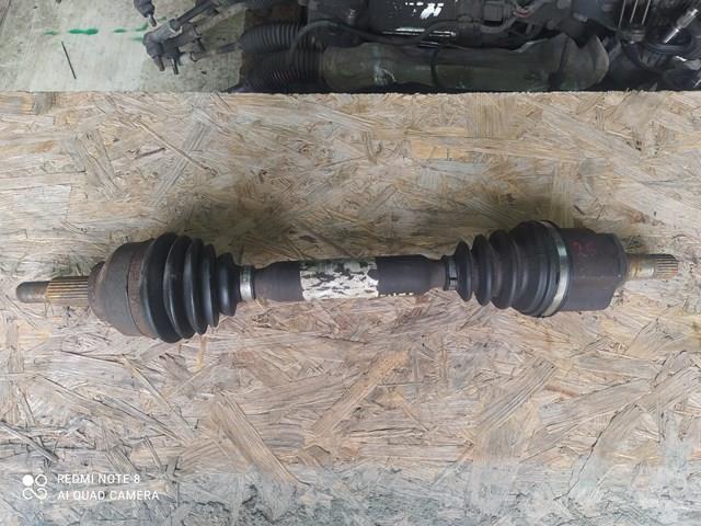 8200387374 Renault (RVI) árbol de transmisión delantero izquierdo