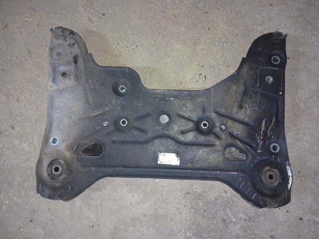 544016605R Renault (RVI) subchasis delantero soporte motor