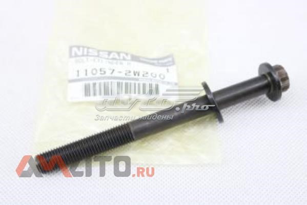 110572W200 Nissan tornillo de culata